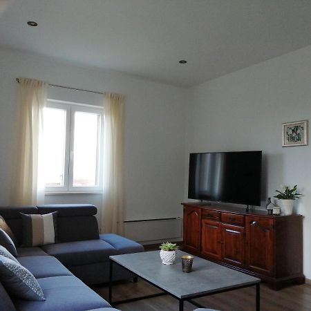 Apartments Jelka Postira Kültér fotó
