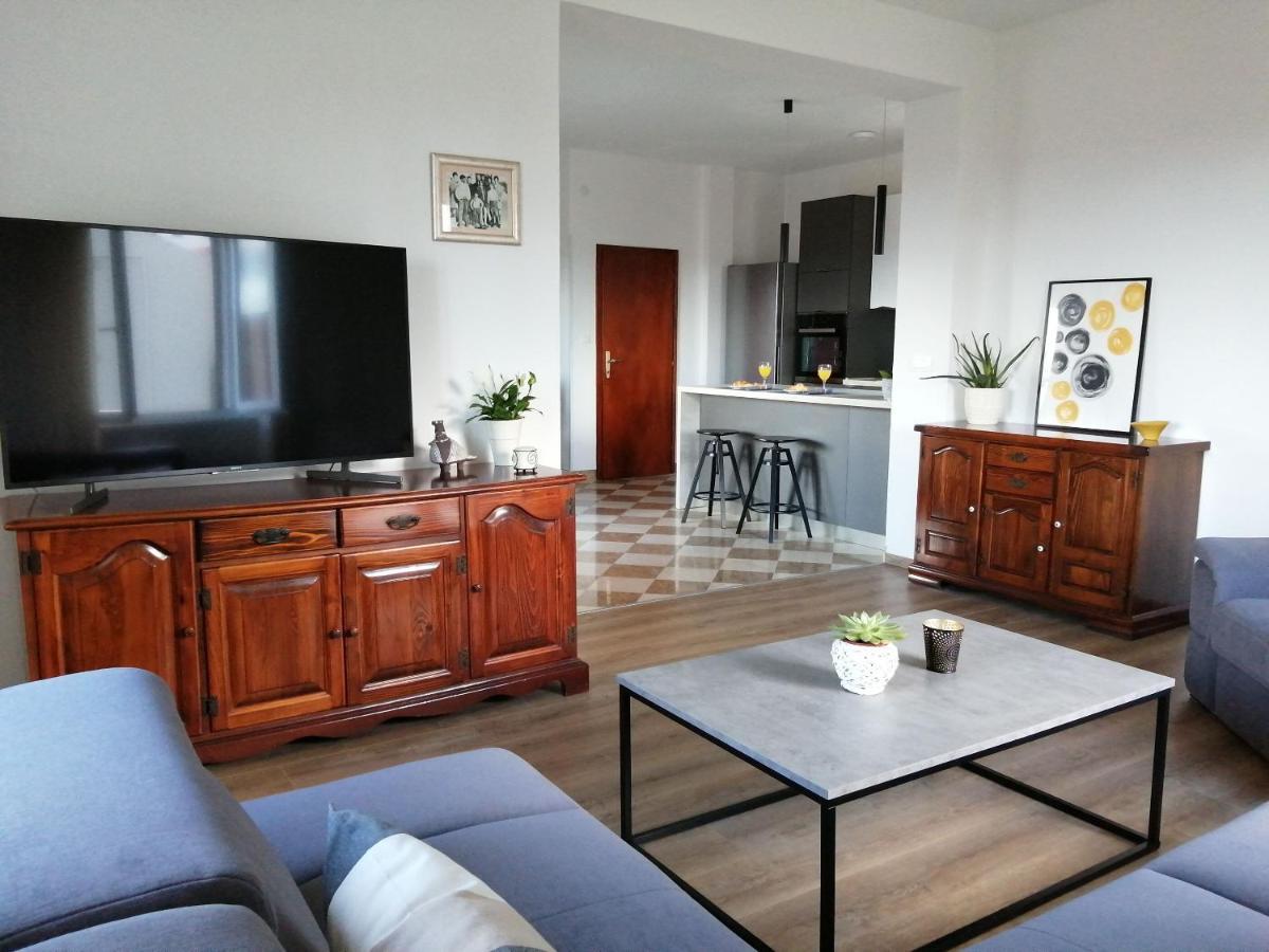 Apartments Jelka Postira Kültér fotó